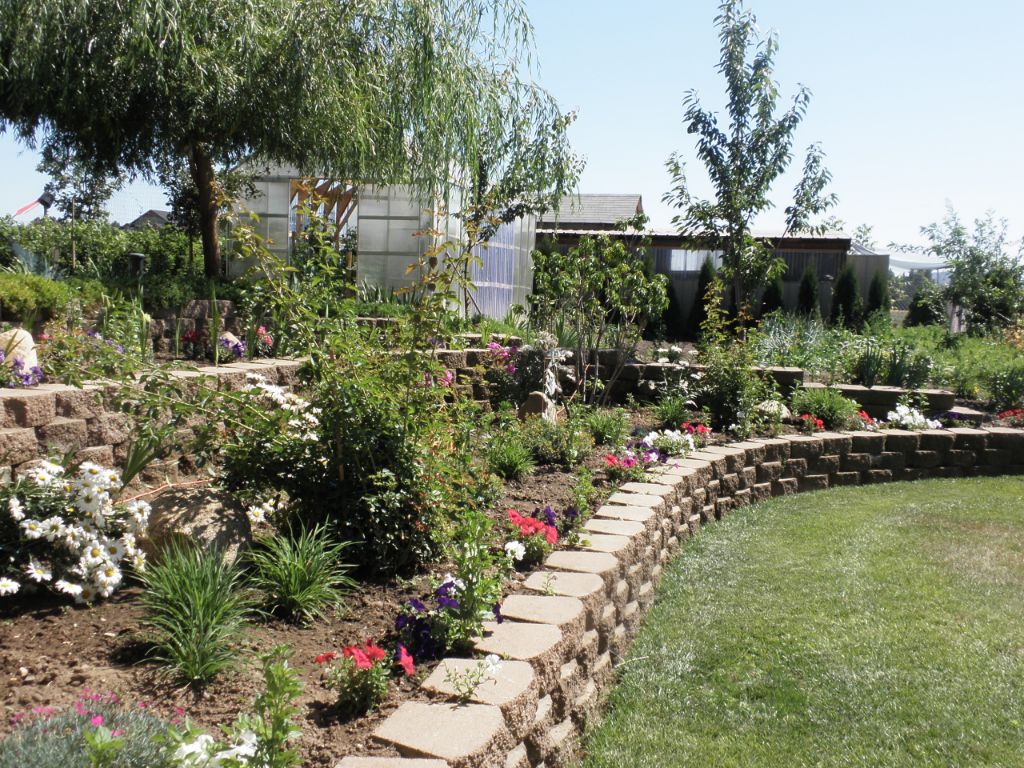 Lenas Gentle Care Morgan Facility Garden 2017