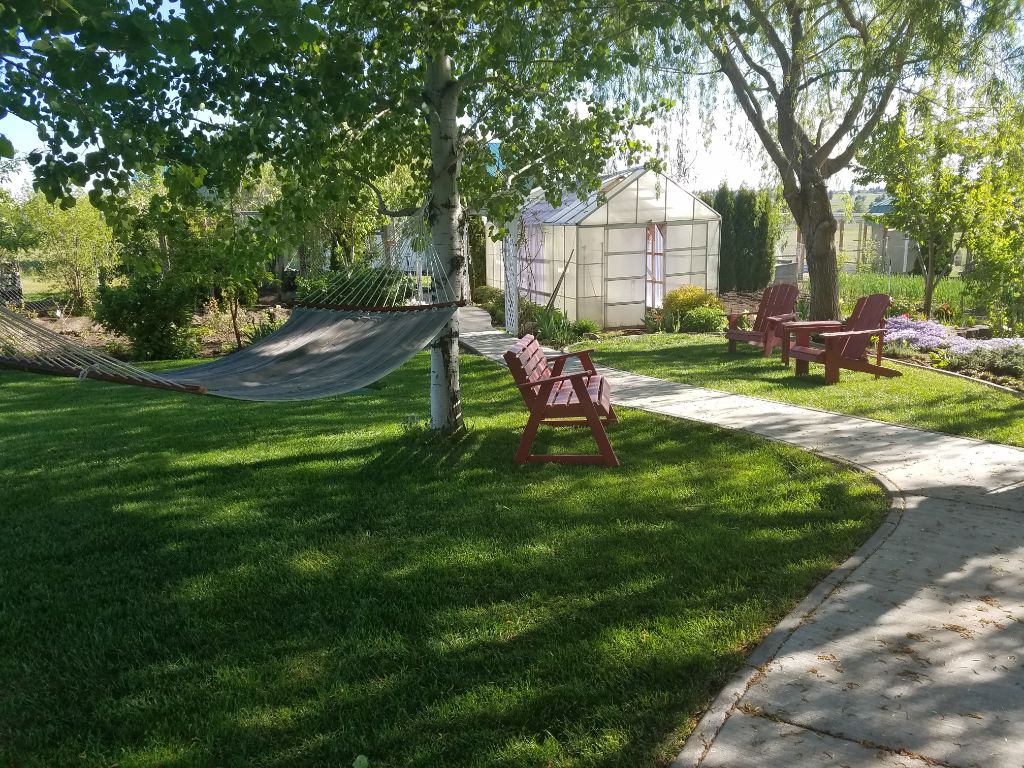 Lenas Gentle Care Morgan Facility Garden 2017